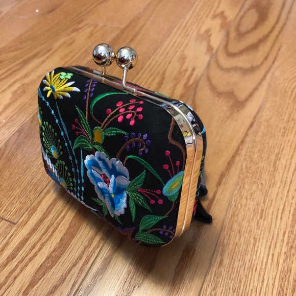 Hand stitched clutch - Picture 3 of 5